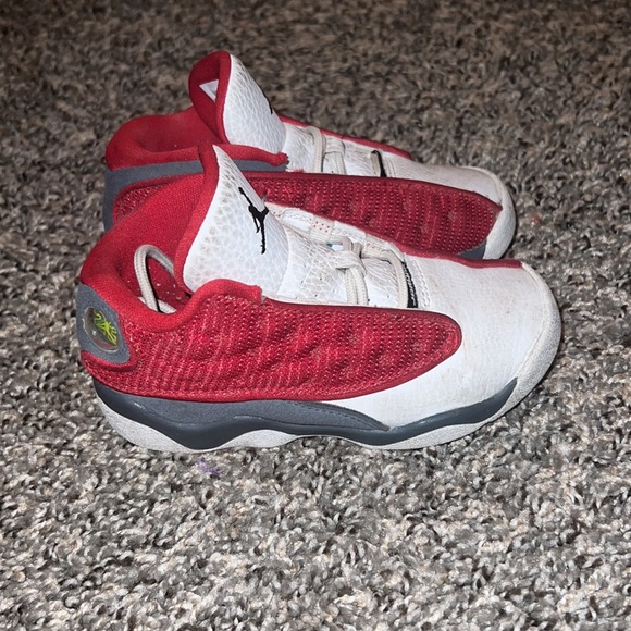 Red Jordan Retro 13 - Picture 4 of 6
